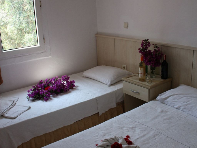 Bedroom 4, Cennet Apart, Bodrum