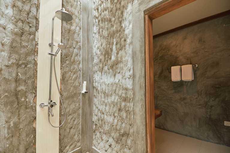 Bathroom 4, Atollkey