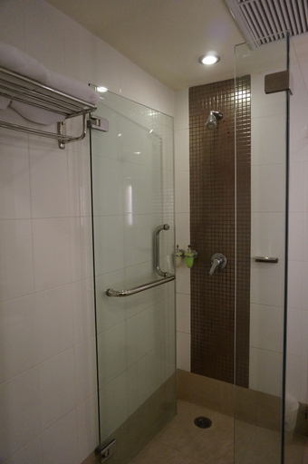 Bathroom 5, Maninarakorn Hotel, Muang Chiang Mai