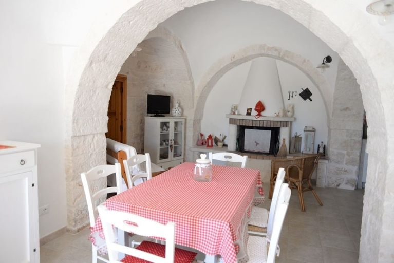 Others 4, Trullo del Regista, Taranto