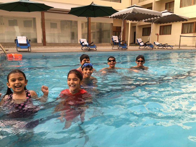 Sport & Beauty 1, Hotel Pushpak Resort, Ahmadnagar
