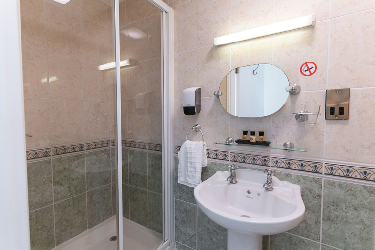 Bathroom 5, The Pier Hotel, East Sussex