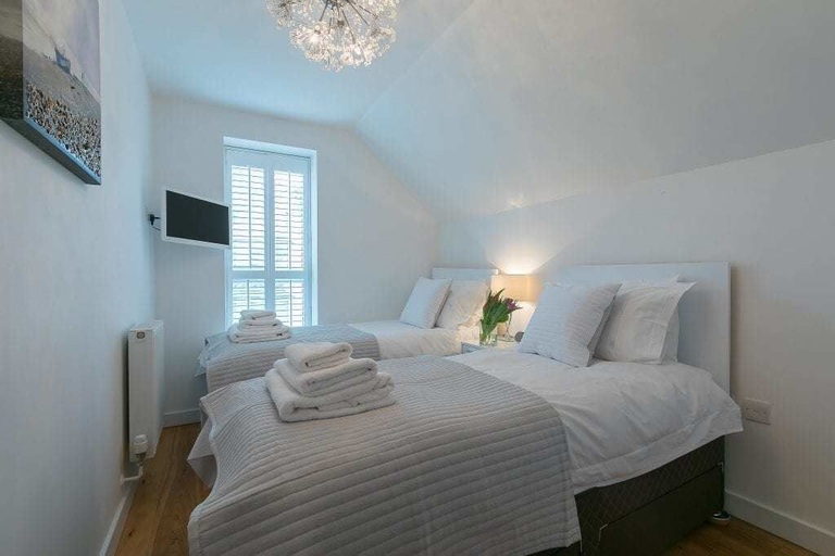 Bedroom 2, Penthouse View, Cornwall