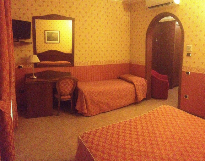 Bedroom 3, Hotel Art Al Boschetto, Caserta