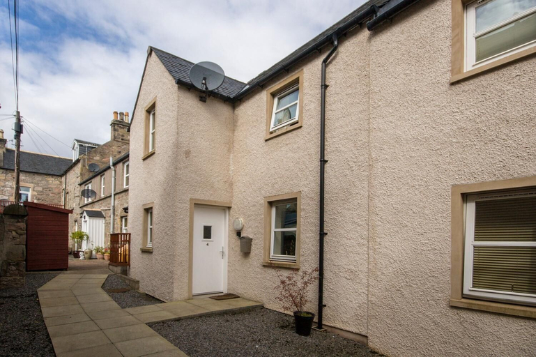Exterior & Views 2, 5 Varis Apartments, Moray