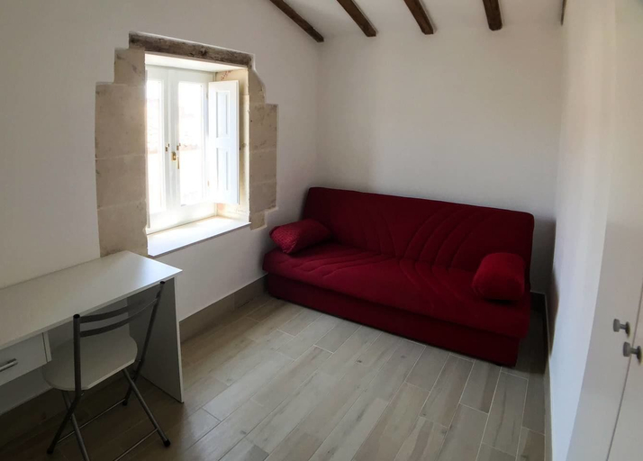 Others 5, Casa Roma, Syracuse
