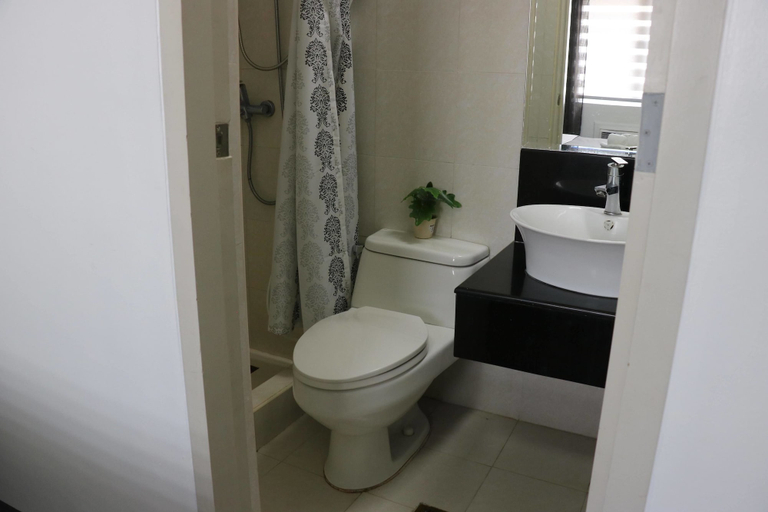 Bathroom 5, Sarasota Residential Resort, Newport City, Pasay City