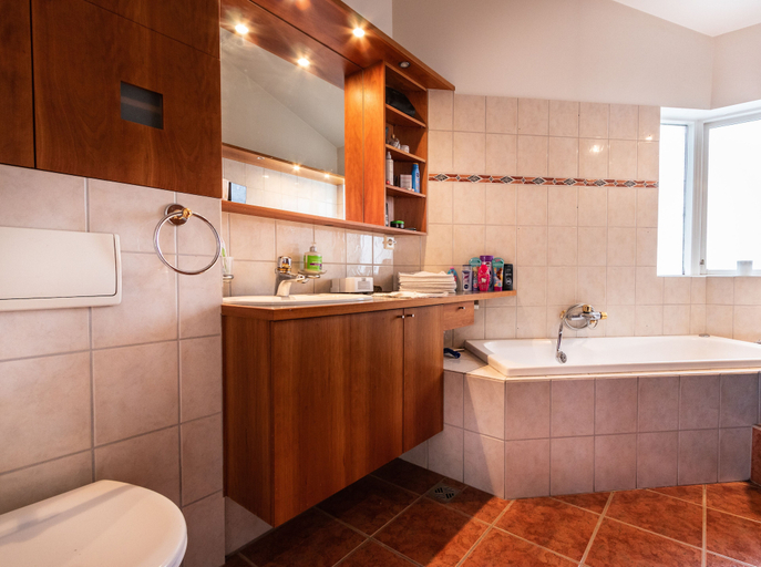 Bathroom, Apartment L70, Hafnarfjörður