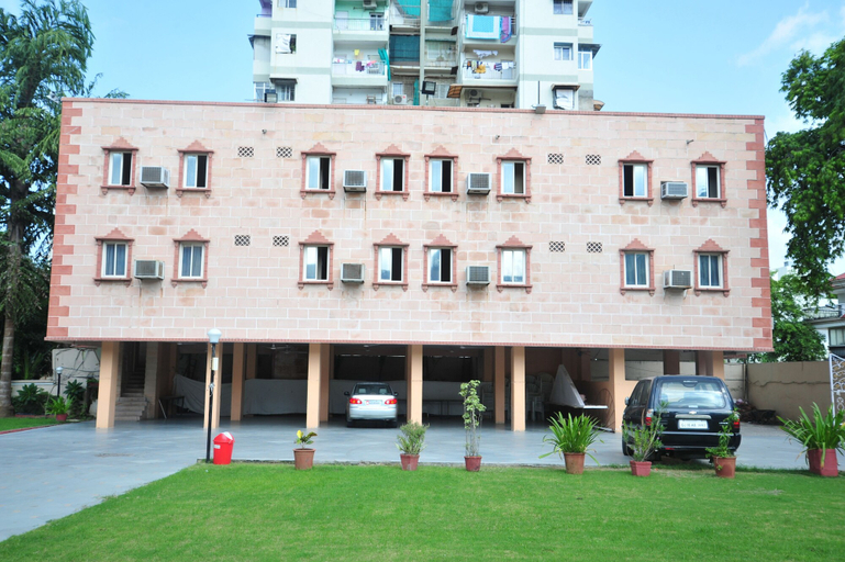 Exterior & Views 2, Hotel Siddhartha Palace, Ahmadabad
