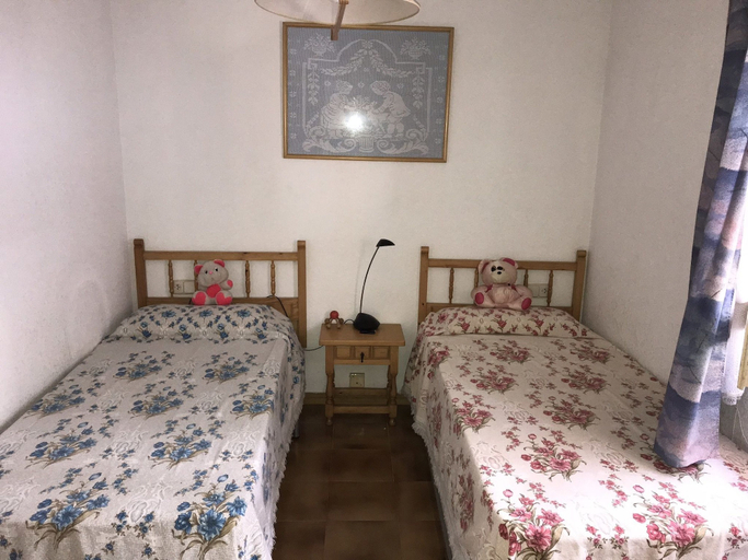 Bedroom 2, Apartamento Voramar VII 1º B, Girona