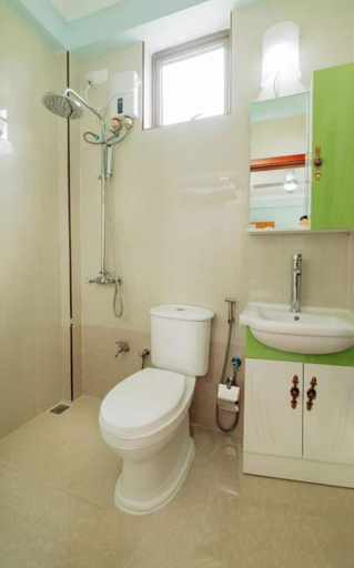 Bathroom 5, Rekidhiye Inn