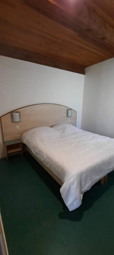 Bedroom 3, VVF Montpeyroux Auvergne, Parent, Puy-de-Dôme