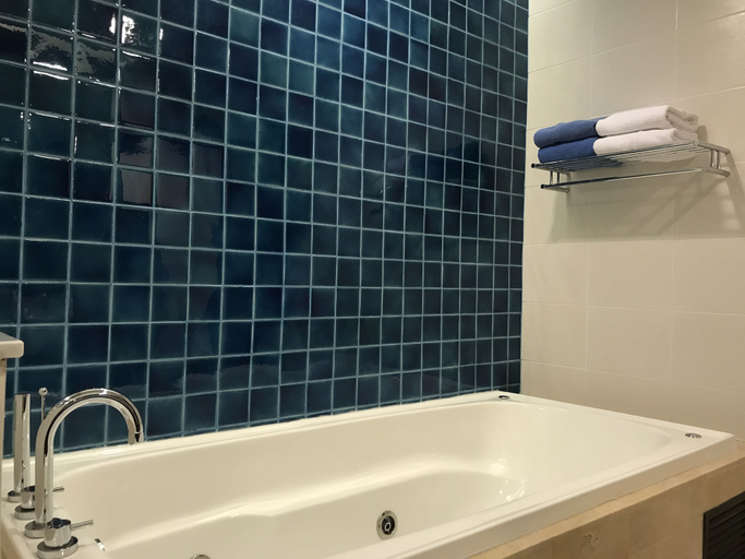 Bathroom 4, Sunset Seaview Beach Villas & Spa Suites at Nexus Karambunai, Kota Kinabalu