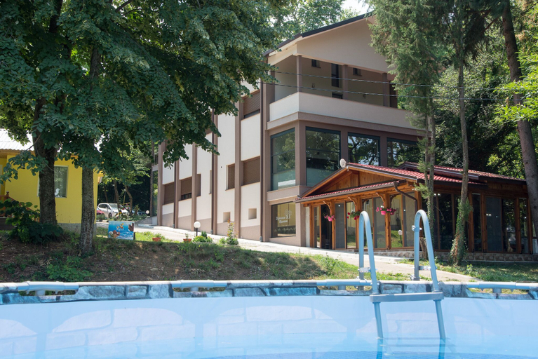 Sport & Beauty 5, Bungalows Kamena, Petrich