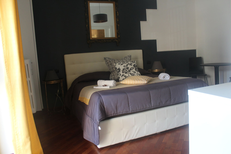 Bedroom 2, Stasera A Casa Da ME, Roma