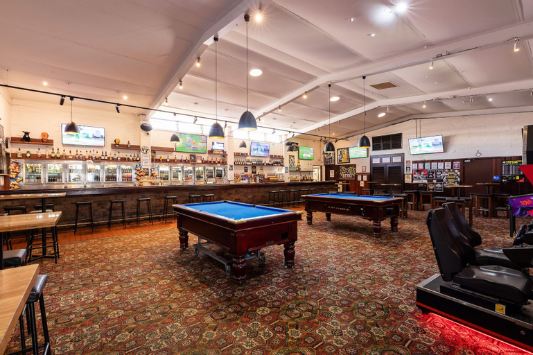 Food & Drinks 5, Nightcap at Wintersun Hotel, Geraldton