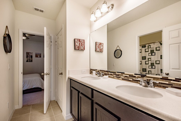 Bathroom 4, 4 Bedroom 3 Bathroom Villa, Polk