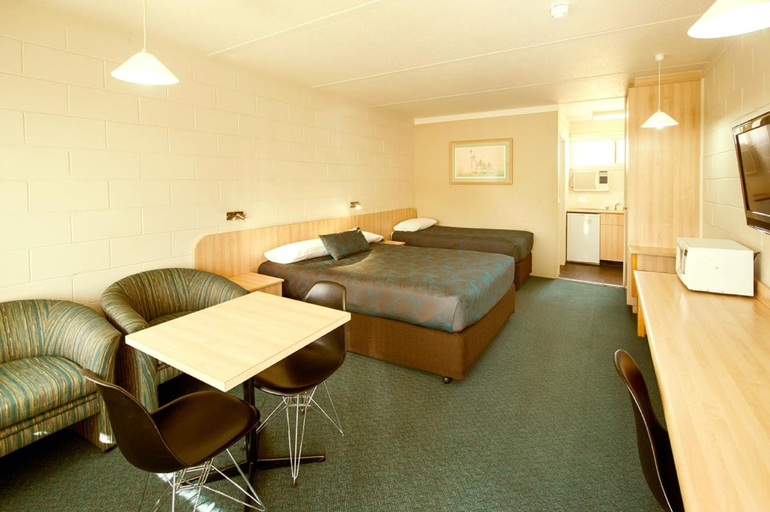 Bedroom 3, Box Hill Motel, Melbourne