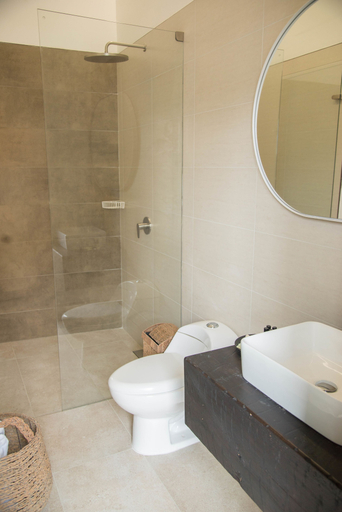 Bathroom 5, Soy Local Insignia, Cartagena de Indias