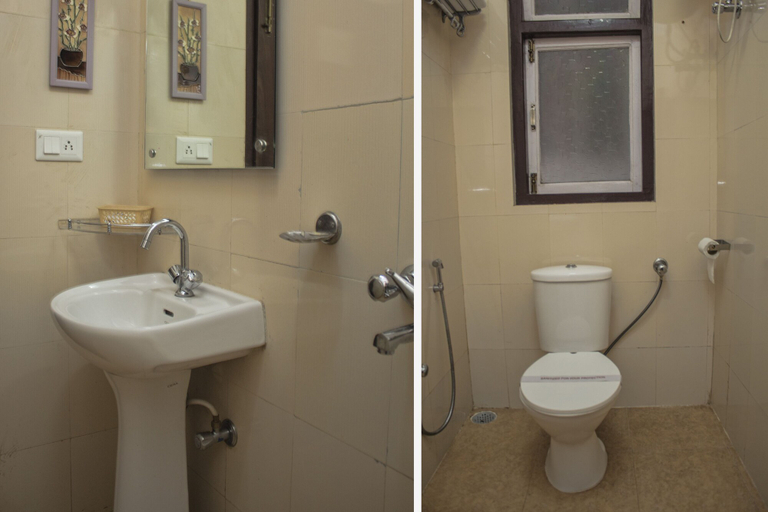 Bathroom 3, Hotel Kalash, Darjiling