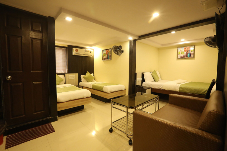 Bedroom 5, Hotel Happyland, Mumbai City