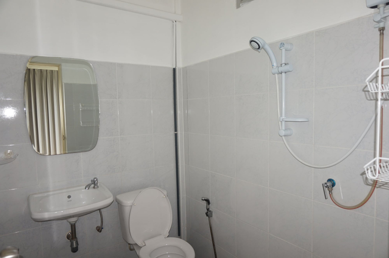 Bathroom 4, Honghub Sakon Hotel, Muang Sakon Nakhon