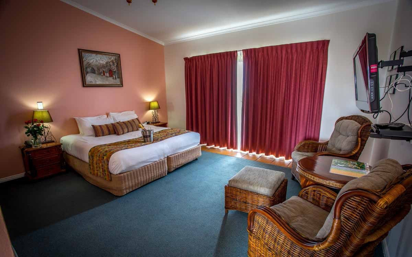Bedroom 3, Eagle Heights Mountain Hotel, Tamborine Mountain
