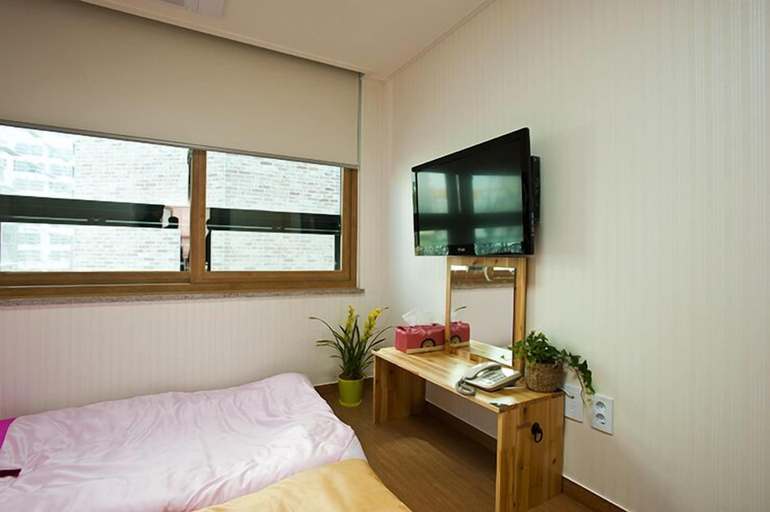 Bedroom 4, Myeongdong ECO House, Jung