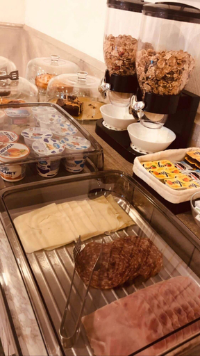 Food & Drinks 5, Hotel Clinton, Napoli