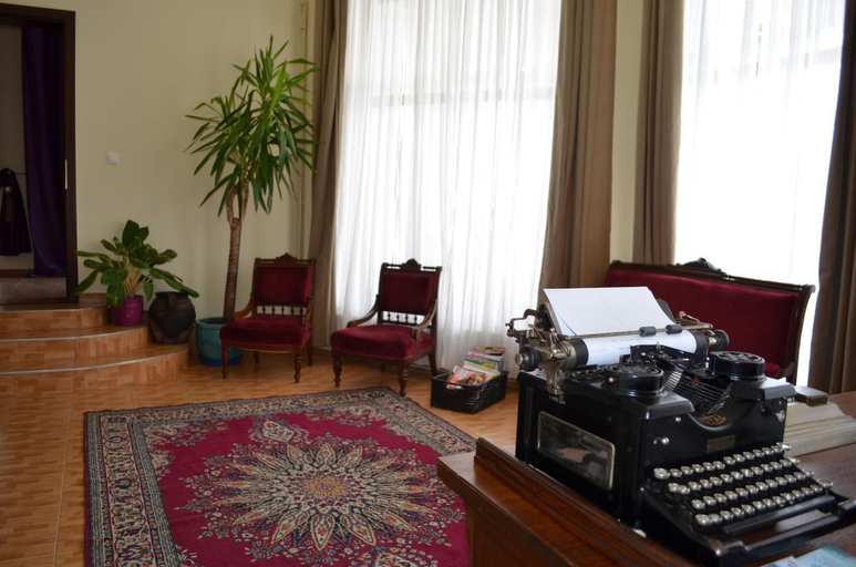 Others 4, Vila Cristalfrost, Brasov