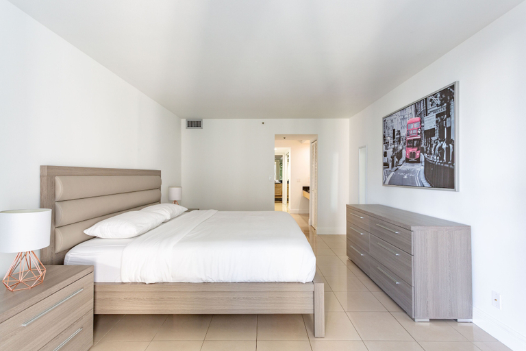 Bedroom 3, Modern and Bright Penthouse With Ocean View, Miami-Dade