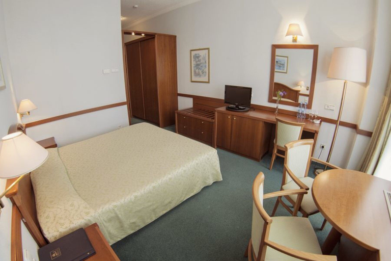 Bedroom 3, Odisseya Resort, Mayskiy