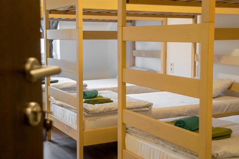 Bedroom 2, Wine Hill - Hostel, Desinić