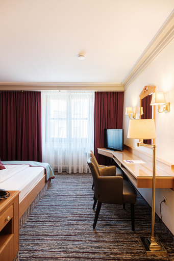 Bedroom 5, Das Pelikan Hotel Schwäbisch Gmünd, Ostalbkreis