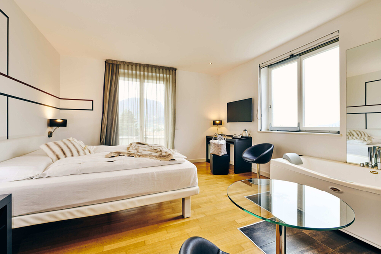 Bedroom 4, Tobago Hotel, Verona