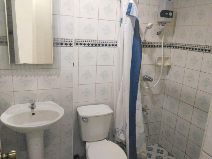 Bathroom 4, Tubod Flowing Waters Resort, Minglanilla