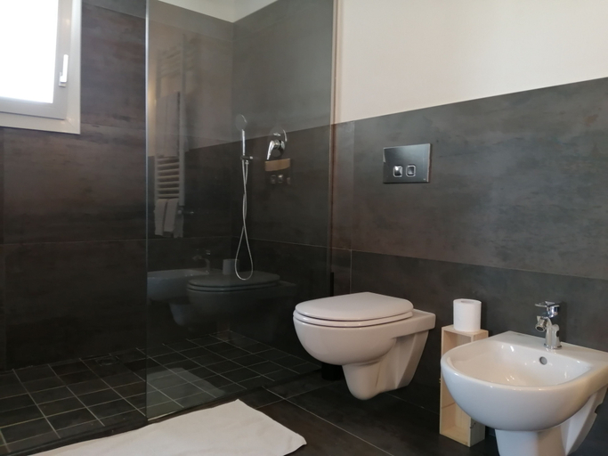 Bathroom 4, Poggio del Gallo, Ragusa