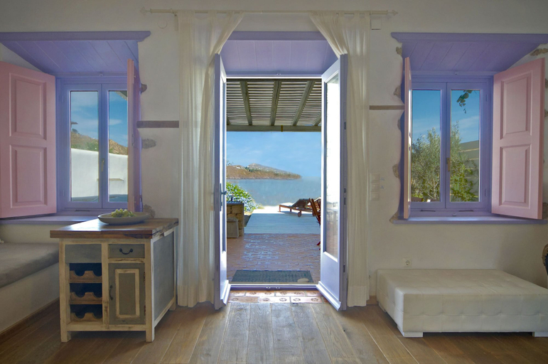 Others, Villa Del Mar, South Aegean