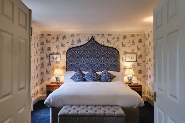 Bedroom 2, New House Country Hotel, Cardiff