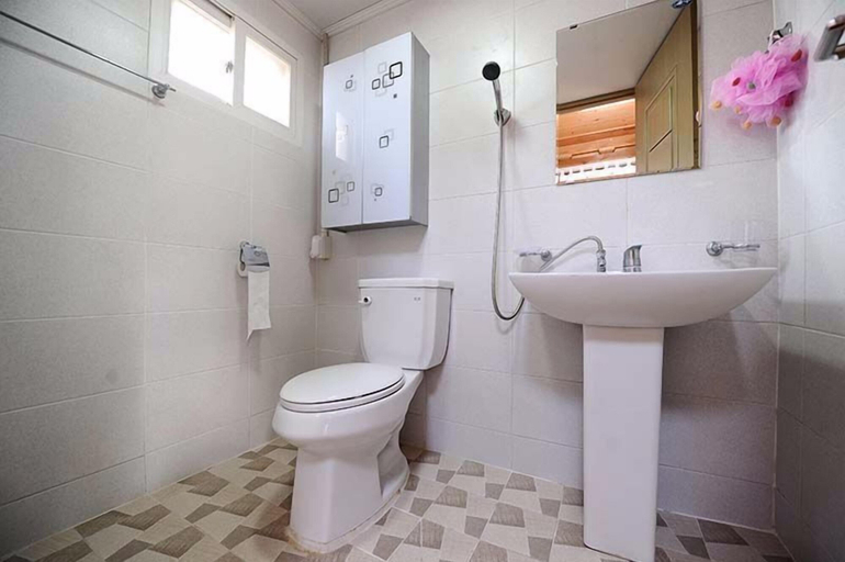 Bathroom 3, Star Rest Hanok, Jeonju