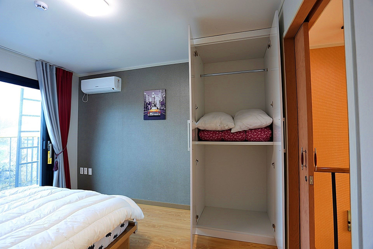 Bedroom 2, Rest of May, Seogwipo