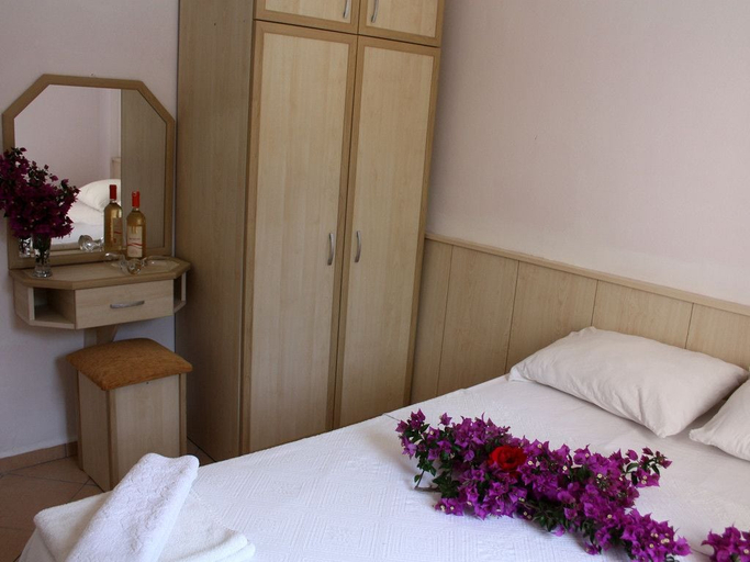 Bedroom 2, Cennet Apart, Bodrum