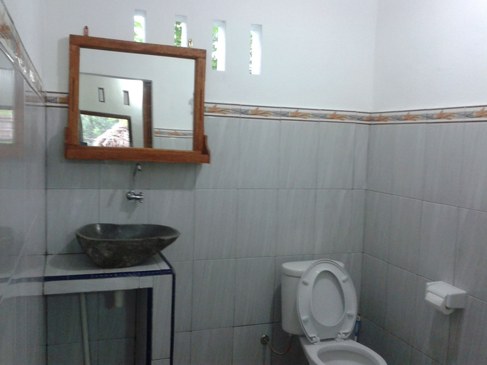 Bathroom, Putri Homestay, Lombok