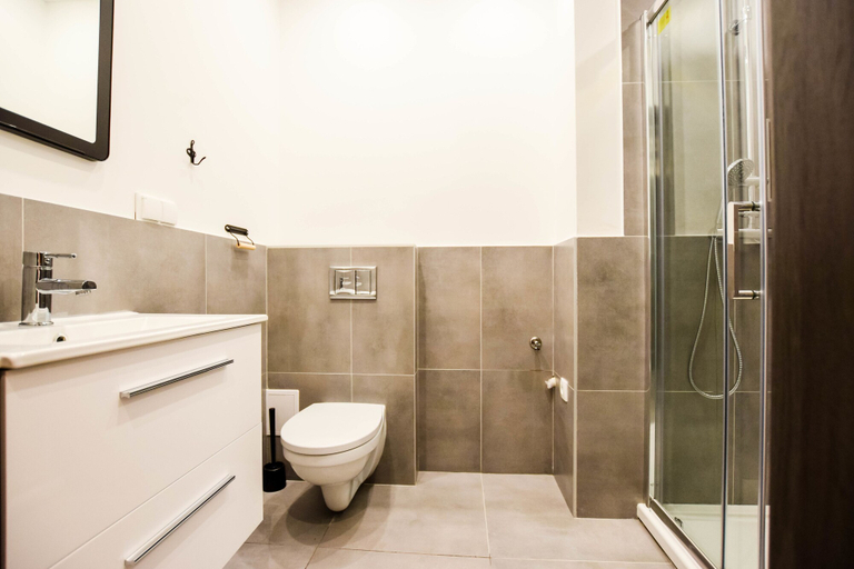 Bathroom 2, MB2- Gwarna 11, Środa Śląska