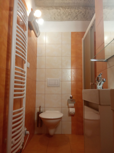 Bathroom 4, Fontana, Svitavy