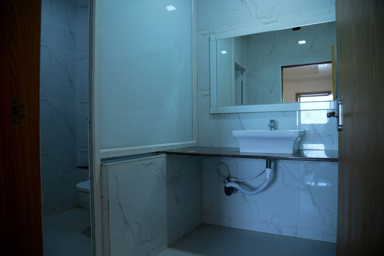 Bathroom 5, Tri Sea Hotel, Kanniyakumari