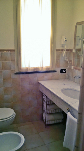 Bathroom 3, Riviera Residence, Lucca