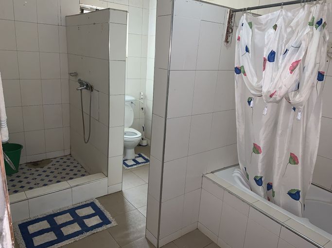 Bathroom, Sundowner Lodge, Tamale