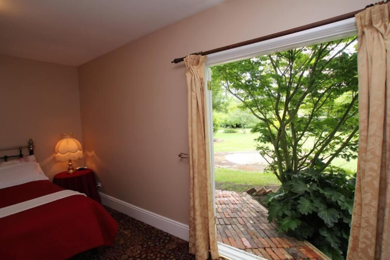 Bedroom 2, Fitzpatrick's Inn, Meander Valley