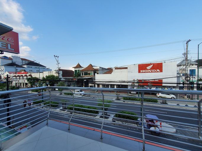 Exterior & Views 22